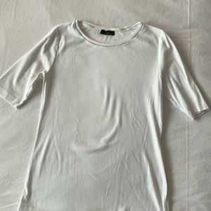 peserico t shirt with slightly longer sleeve and silver trim detail